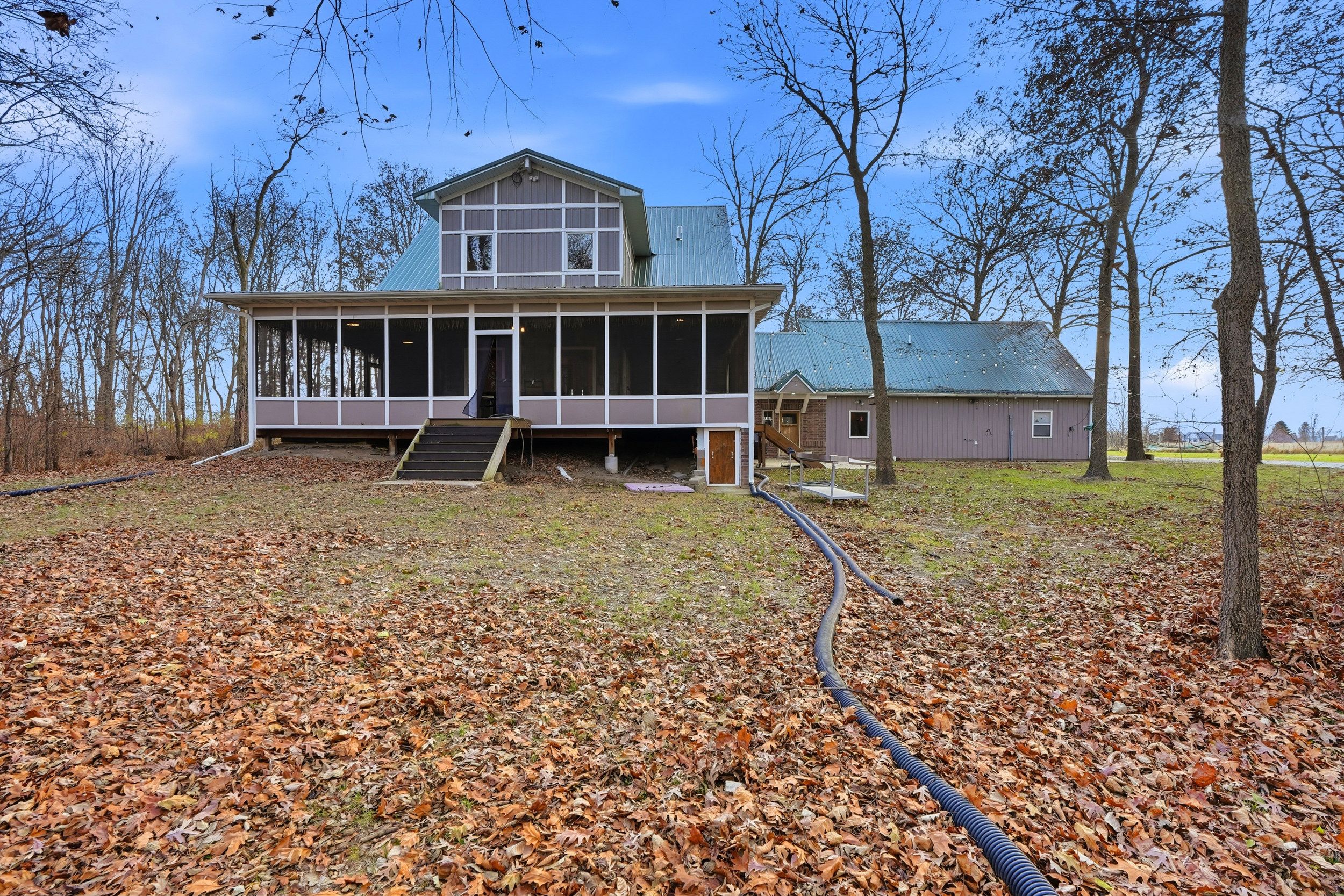 Listing Photo: 3300 Underwood Ave 0065-